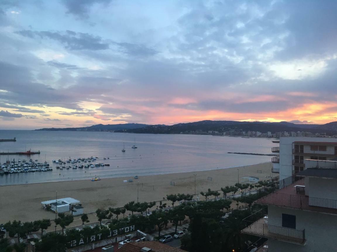 Seafront Apartment In Palamos Luaran gambar